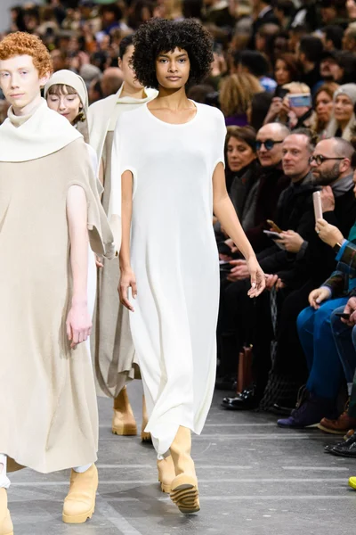 Look 49
